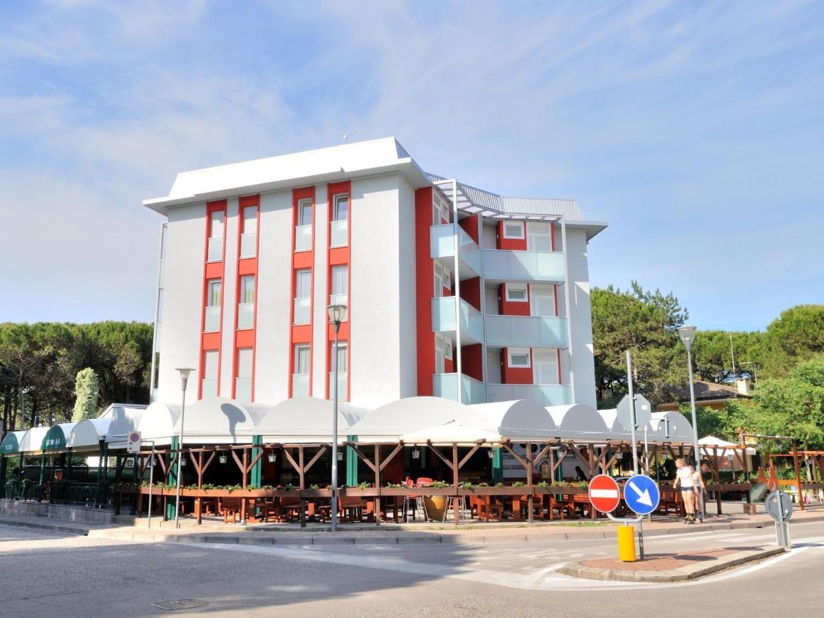 Apartment In Bibione Lido Del Sole With Terrace Eksteriør billede